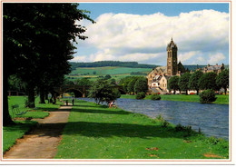 ECOSSE : PEEBLES - The River And Old Parish Church - Peeblesshire