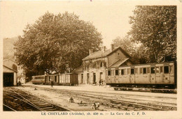 Le Cheylard * La Gare Du Village Des CFD * Wagons * Ligne Chemin De Fer - Le Cheylard