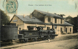 Provins * Vue Intérieure De La Gare De La Commune * Train Locomotive * Ligne Chemin De Fer - Provins