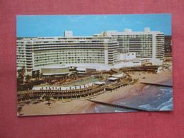 Fontainebleau    Miami Beach Florida > Miami Beach    Ref 5474 - Miami Beach