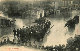 Béziers * Inondations Dans La Ville * Le Faubourg Entouré D'eau * Crue * Les Sapeurs Pompiers - Beziers