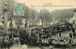 Chaudesaigues * La Grande Place De La Ville , Un Jour De Foire * Marché Aux Moutons , Marchands - Andere & Zonder Classificatie