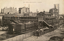 Houilles - La Gare De La Commune - Pont Passerelle - La Ligne De Chemin De Fer - Train Et Wagons - Houilles