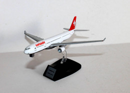 AIRBUS A330-223 – AVION DE LIGNE SWISSAIR AIRLINES – ECH 1/460 AIRWAYS AIRPLANE - ANCIEN MODELE AERONEF    (310821.15) - Aerei E Elicotteri