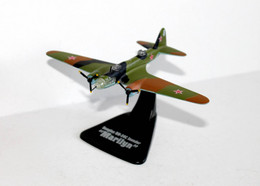 ILIOUCHINE DB-3 - AVION BOMBARDIER MILITAIRE - ECH: 1/144 - MILITARY AIRPLANE - ANCIEN MODELE AERONEF    (310821.34) - Avions & Hélicoptères