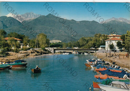 CARTOLINA  CINQUALE,MASSA-CARRARA,TOSCANA,PORTO CANALE E SFONDO MONTI APUANI,SPIAGGIA,VACANZA,VIAGGIATA 1970 - Massa