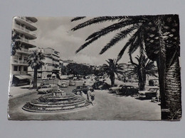 France Saint-Raphael Square De Gand Monument  1961 A 216 - Saint-Raphaël