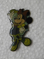 Pin's DISNEY Minnie Vous Salue - Badge Pin Minnie Amie De Mickey Mouse - Disney