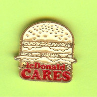 Pin's Mac Do McDonald's Cares Hamburger - 4N04 - McDonald's