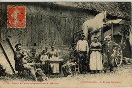 AGRICULTURE SCENES NORMANDES LE BATTAGE DES GRAINS CHEVAL FAMILLE 1910 - Farms