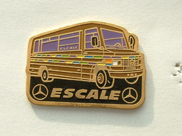 Pin's MERCEDES - ESCALE - Mercedes