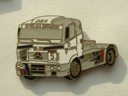 PIN'S CAMION MERCEDES - Mercedes