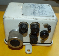 RADIO : BOITIER COMMANDE RADIO AVEC DISJONCTEUR  , RADIOAMATEUR  , ARTICLE MILITAIRE  DE L'ARMEE FRANCAISE , FABRICATION - Radios