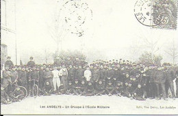 Les Andelys : Groupe à L'Ecole Militaire - CPA Reproduction -  Collection "Cartes D'Autrefois" - Les Andelys