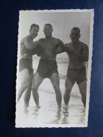 Photo Gay Interest / Beefcakes  Semi Nude  Muscular Man At Seaside  1920/30s - Zonder Classificatie