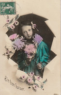 Thème Du Baiser. Photo-montage D'une Jeune Fille Tenant Des Fleurs - Verzamelingen & Reeksen