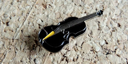 Pin's Instrument De MUSIQUE - Violon - Peint Cloisonné - Fabricant Inconnu - Musique