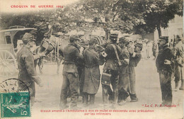 BLESSE AMENE A L'AMBULANCE A DOS DE MULET AVEC PRECAUTION PAR LES INFIRMIERS - War 1914-18