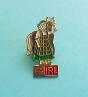 SHELL (Ireland) Oil Company ... Vintage Pin Badge * Fuel Carburant Essence Petrol Industry Petrole Carburante - Carburants