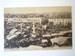 2022 - 782  RABASTENS-de-BIGORRE  (Hautes-Pyrénées)  :  Place Centrale  -  Jour De Foire  -  SUP  Animation   XXX - Rabastens De Bigorre