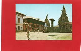 NEPAL---BHADGAON--Durbar Square--voir 2 Scans - Népal