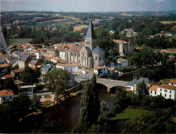 Mareuil Sur Lay * Vue Aérienne Sur L'église Et Le Village - Mareuil Sur Lay Dissais