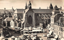 ¤¤   -   SAINT-BRIEUC   -   La Place De La Grille Et L'Abside De La Cathédrale Saint-Etienne  -  Le Marché     -   ¤¤ - Saint-Brieuc