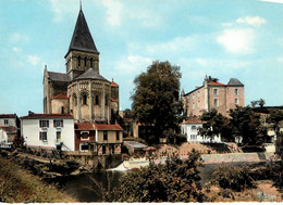 Mareuil Sur Lay * Vue Sur L'église Et Le Château - Mareuil Sur Lay Dissais