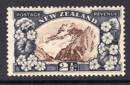 New Zealand GV 1935-6 2½d Mount Cook Definitive, Hinged Mint, SG 560 (A) - Unused Stamps