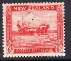 New Zealand GV 1936-42 6d Harvesting Definitive, Wmk. Multiple NZ & Star, P. 13½x14, Lightly Hinged Mint, SG 585 (A) - Unused Stamps