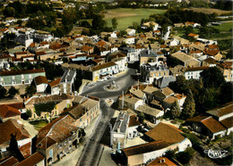 Ste Hermine * Vue Générale Aérienne Sur Le Village Et Le Rond Point - Sainte Hermine