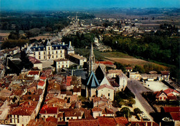 Cadillac Sur Garonne * Vue Générale Aérienne Sur L'église Et Le Château - Cadillac