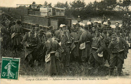 Camp De Châlons * Mourmelon * Infanterie En Manoeuvres , La Halte Horaire , La Cantine * Militaria Militaires - Camp De Châlons - Mourmelon