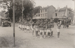 Carte Photo Ancienne - Défilés Groupe De Jeunes Scouts - Scoutisme