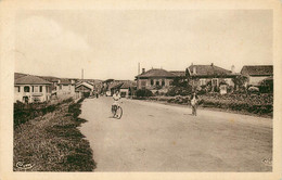 VAR  LA LONDE LES MAURES  Entrée Sud - La Londe Les Maures