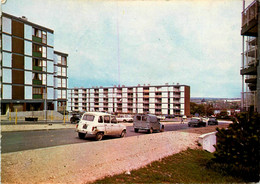 Longjumeau * Quartier Cité Les Grands Ensembles * Automobile Voiture Ancienne Citroën DS 2CV Renault 4L - Longjumeau