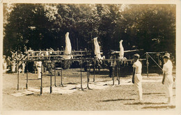 SPORT Gymnastes A La BARRE PARALELLE  ( Carte Photo) - Athletics