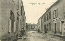 CRUZY LE CHATEL La Rue De La Poste - Cruzy Le Chatel