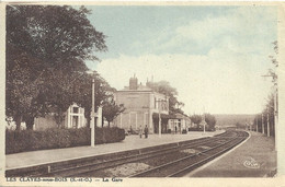 CPA Les Clayes-sous-Bois La Gare - Les Clayes Sous Bois