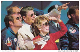 President & Mrs Reagan Watching The Landing Of Space Shuttle Columbia 3 June 1982 - Présidents