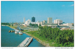 Louisiana Baton Rouge Skyline WithTugboats On The Mississippi River - Remorqueurs