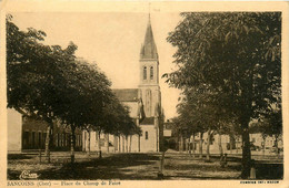 Sancoins * Le Place Du Champ De Foire * L'église - Sancoins