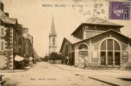 Bréhal * Rue Et Vue Sur Les Halles - Brehal