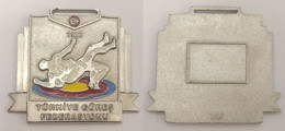 AC - TURKISH WRESTLING FEDERATION MEDALLION - Kleding, Souvenirs & Andere