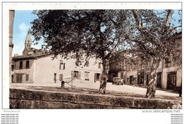 CPA (Réf :N775) 9. MONCLAR-DE-QUERCY  (82 TARN-et-GARONNE) Place De La Mairie Et Clocher (animée, Vieille Voiture) - Montclar De Quercy