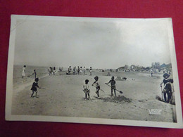 LE CROTOY CARTE PHOTO ANIMEE  LA PLAGE - Le Crotoy