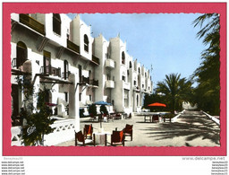 CPA (Réf : A672)  BISKRA (AFRIQUE - ALGÉRIE VILLES)  Hôtel Transatlantique (animée) - Biskra