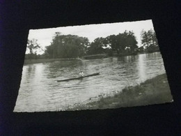 FOTOGRAFIA DI UN UOMO IN CANOA SUL DANUBIO NEL 1965 - Aviron