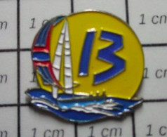 1021 Pin's Pins / Beau Et Rare / THEME : SPORTS / BATEAU VOILE VOILIER DERIVEUR BOUCHES DU RHONE - Sailing, Yachting