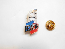 Beau Pin's , Carburant Essence , Oil , Huile , ELF , Raffinerie De Feyzin , En Relief - Carburants